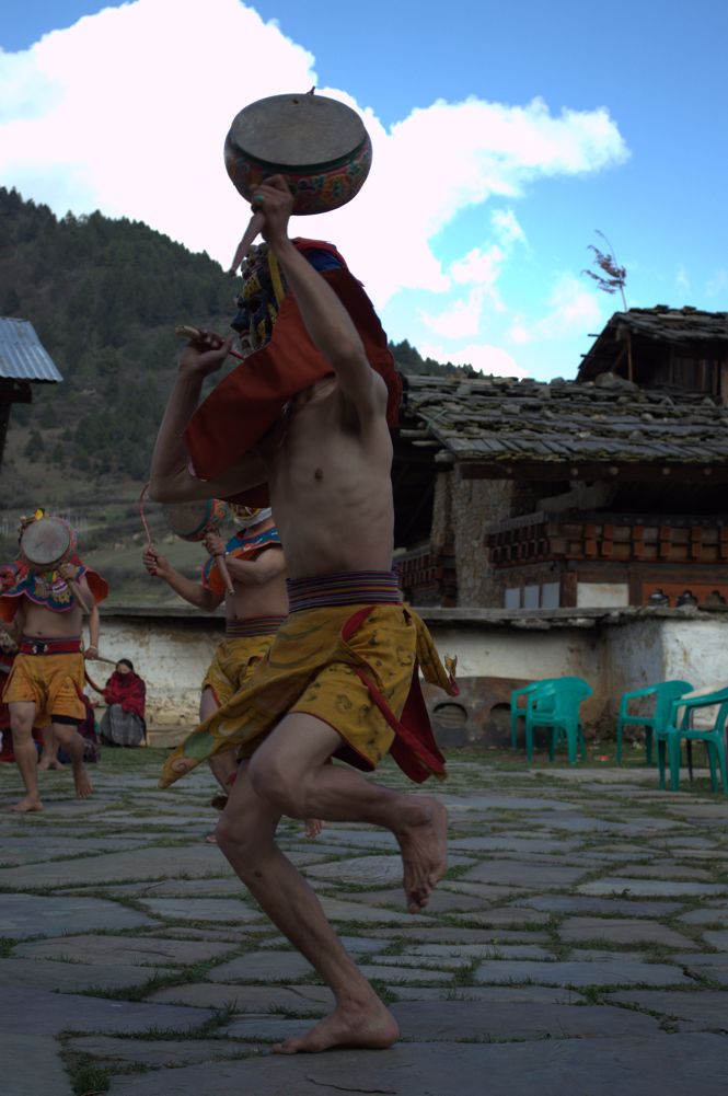 A dancer performs the initial steps of the Nga Ging Cham